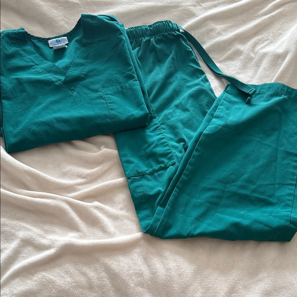 UA Scrubs Deep Green Unisex Scrub Set